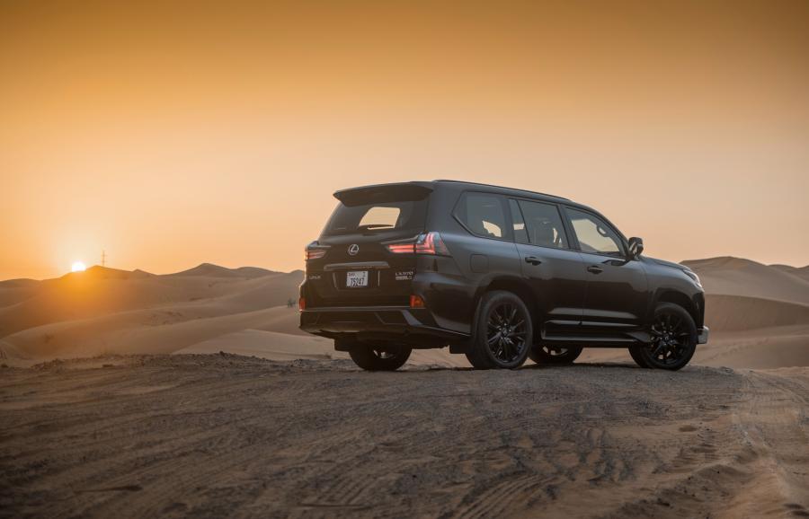  Lexus LX570 S Black Edition 2020 года  (UAE) (фото 7 из 10)